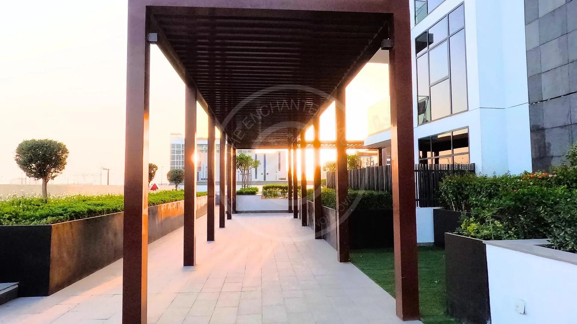 Apartment Luxury Stay In Meydan, Furnished Studio With Wifi, Terrace, Gym, Pool & Free Parking Dubai