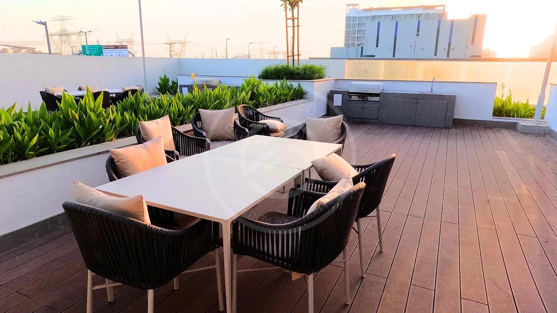 Luxury Stay In Meydan, Furnished Studio With Wifi, Terrace, Gym, Pool & Free Parking Dubai